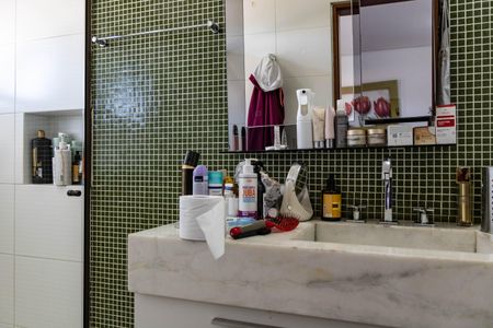 Casa para alugar com 596m², 4 quartos e 7 vagasBanheiro do Quarto 2