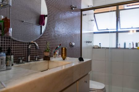 Casa para alugar com 596m², 4 quartos e 7 vagasBanheiro do quarto 4