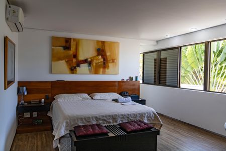 Casa para alugar com 596m², 4 quartos e 7 vagasQuarto 1