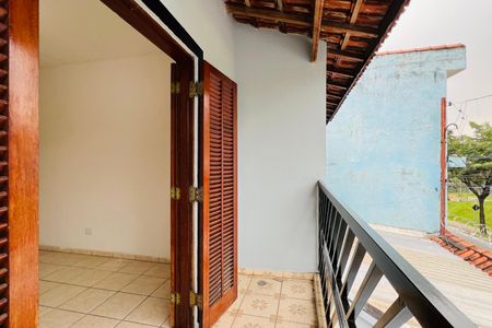 Casa à venda com 94m², 2 quartos e 3 vagasVaranda da Suíte