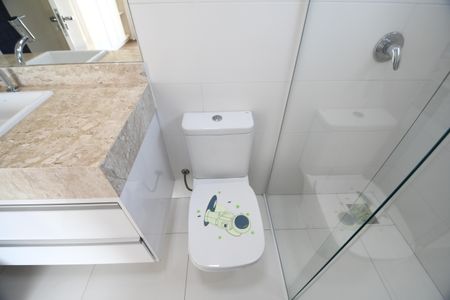 Casa à venda com 336m², 3 quartos e 4 vagasBanheiro da Suíte 2