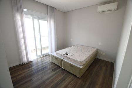 Casa à venda com 336m², 3 quartos e 4 vagasSuíte 2