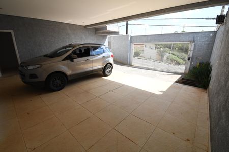 Casa à venda com 336m², 3 quartos e 4 vagasGaragem