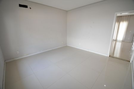 Casa à venda com 336m², 3 quartos e 4 vagasSala TV