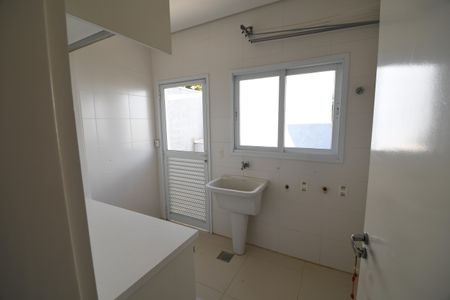 Casa à venda com 336m², 3 quartos e 4 vagasÁrea de Serviço