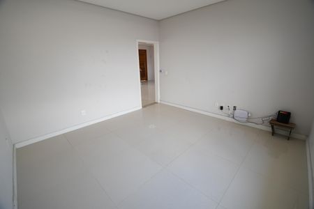 Casa à venda com 336m², 3 quartos e 4 vagasSala TV