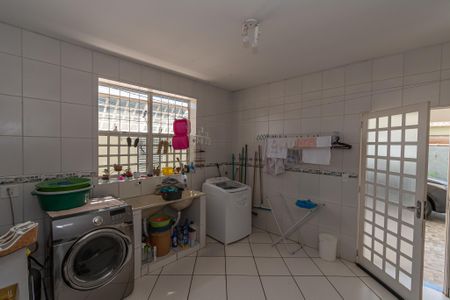 Casa para alugar com 300m², 4 quartos e 6 vagasÁrea de Serviço