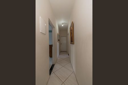 Casa para alugar com 300m², 4 quartos e 6 vagasCorredor 