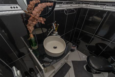 Casa para alugar com 300m², 4 quartos e 6 vagasLavabo 