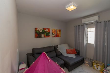 Casa para alugar com 300m², 4 quartos e 6 vagasSala de TV