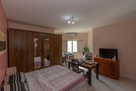 Casa para alugar com 300m², 4 quartos e 6 vagasSuíte 3