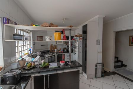 Casa para alugar com 300m², 4 quartos e 6 vagasCozinha 