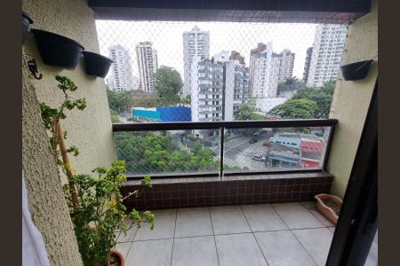 Apartamento à venda com 90m², 3 quartos e 2 vagasVaranda