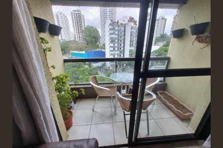 Apartamento à venda com 90m², 3 quartos e 2 vagasVaranda