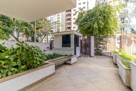 Apartamento à venda com 219m², 3 quartos e 1 vagaFachada - Portaria