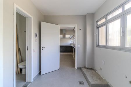 Apartamento à venda com 219m², 3 quartos e 1 vagaÁrea de Serviço