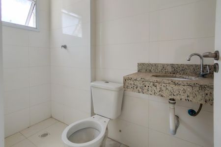 Apartamento para alugar com 82m², 2 quartos e 2 vagas Apartamento para alugar com 82m², 2 quartos e 2 vagasBanheiro da Suíte 1