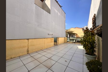 Casa à venda com 238m², 3 quartos e 3 vagasVaranda