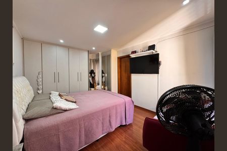 Casa à venda com 238m², 3 quartos e 3 vagasSuite 