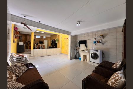 Casa à venda com 238m², 3 quartos e 3 vagasLavanderia