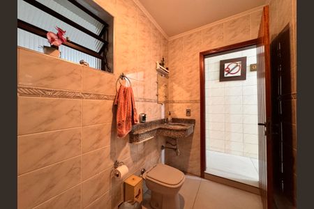 Casa à venda com 238m², 3 quartos e 3 vagasBanheiro 2