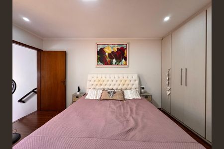 Casa à venda com 238m², 3 quartos e 3 vagasSuite