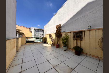 Casa à venda com 238m², 3 quartos e 3 vagasVaranda