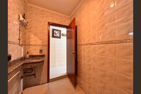 Casa à venda com 238m², 3 quartos e 3 vagasBanheiro 2