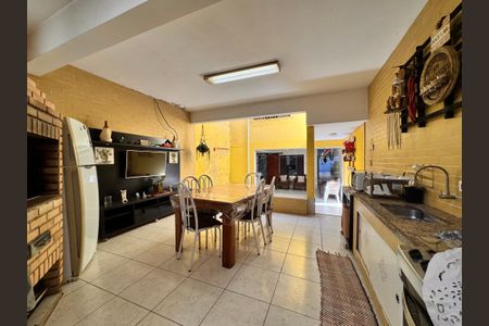 Casa à venda com 238m², 3 quartos e 3 vagasÁrea gourmet 