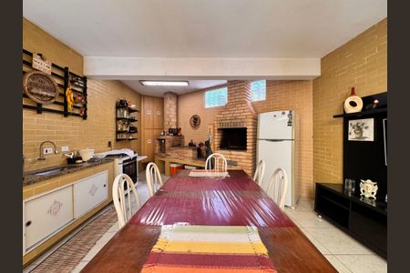 Casa à venda com 238m², 3 quartos e 3 vagasÁrea gourmet 