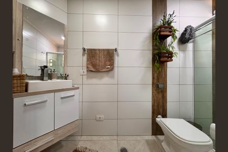 Casa à venda com 238m², 3 quartos e 3 vagasBanheiro da suíte 