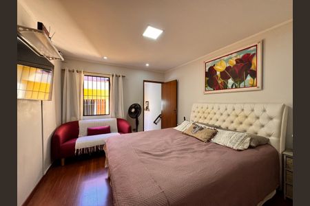 Casa à venda com 238m², 3 quartos e 3 vagasSuite