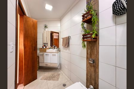 Casa à venda com 238m², 3 quartos e 3 vagasBanheiro da suíte 