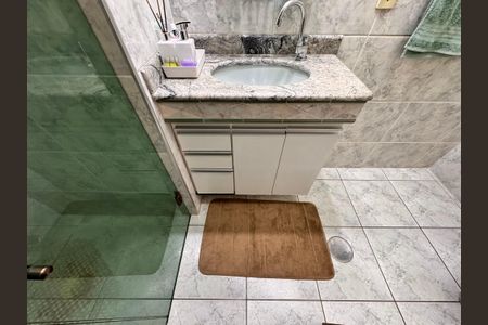 Casa à venda com 238m², 3 quartos e 3 vagasBanheiro