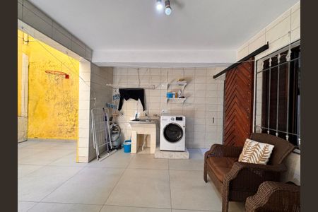 Casa à venda com 238m², 3 quartos e 3 vagasLavanderia