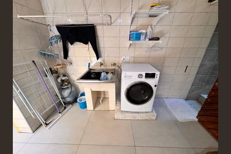 Casa à venda com 238m², 3 quartos e 3 vagasLavanderia