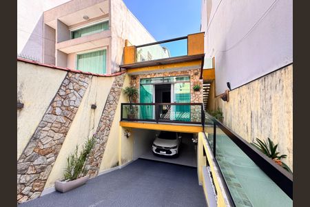 Casa à venda com 238m², 3 quartos e 3 vagasGaragem
