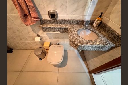 Casa à venda com 238m², 3 quartos e 3 vagasBanheiro 2