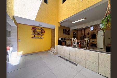 Casa à venda com 238m², 3 quartos e 3 vagasQuintal