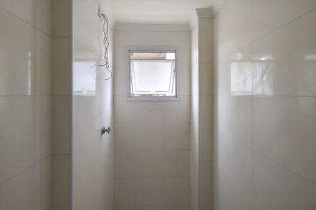 Apartamento para alugar com 82m², 2 quartos e sem vaga Apartamento para alugar com 82m², 2 quartos e sem vagaBanheiro da Suíte 1