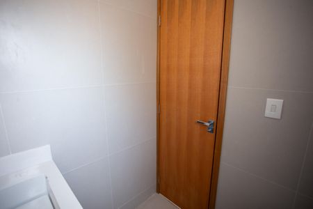 Casa à venda com 110m², 3 quartos e 2 vagasBANHEIRO QUARTO 1