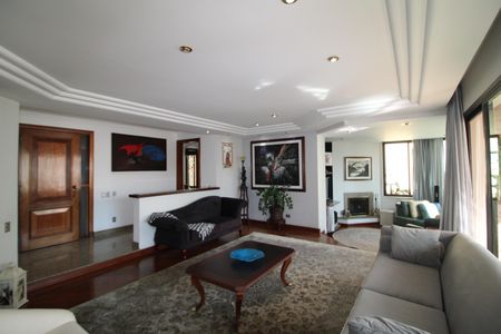 Apartamento à venda com 223m², 4 quartos e 3 vagasSala