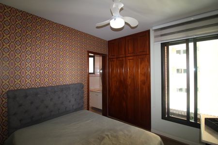 Apartamento à venda com 223m², 4 quartos e 3 vagasQuarto 2