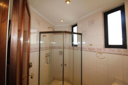 Apartamento à venda com 223m², 4 quartos e 3 vagasBanheiro 1