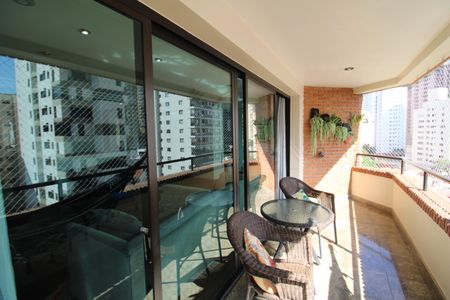 Apartamento à venda com 223m², 4 quartos e 3 vagasVaranda da Sala