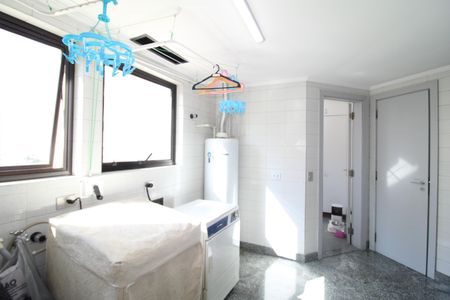 Apartamento à venda com 223m², 4 quartos e 3 vagasÁrea de Serviço