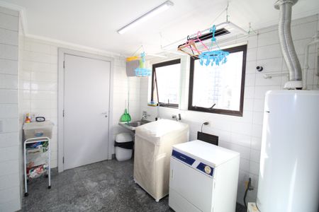 Apartamento à venda com 223m², 4 quartos e 3 vagasÁrea de Serviço