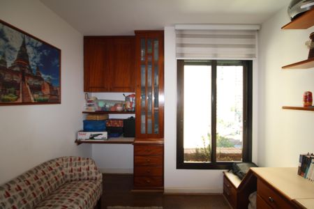 Apartamento à venda com 223m², 4 quartos e 3 vagasQuarto 4