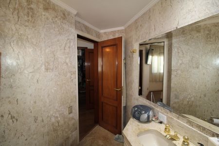 Apartamento à venda com 223m², 4 quartos e 3 vagasQuarto 1 - Banheiro