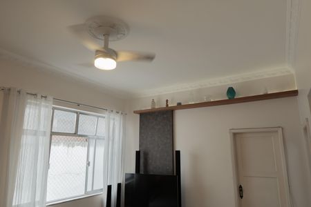 Apartamento para alugar com 80m², 2 quartos e 1 vaga Apartamento para alugar com 80m², 2 quartos e 1 vagaSala